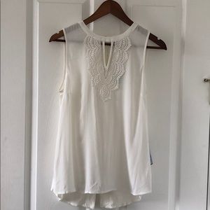 BNWT Pale Sky keyhole crochet top